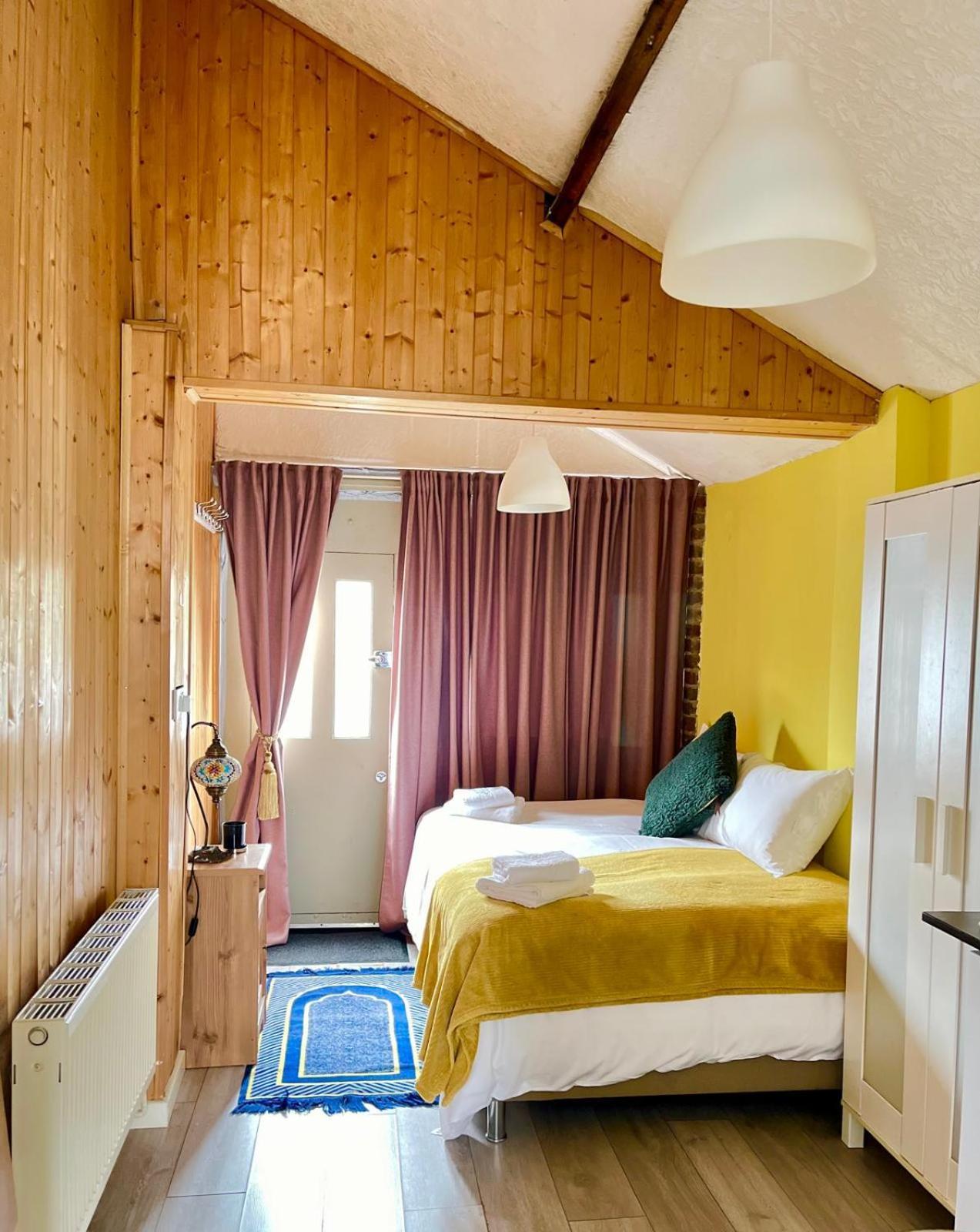 La Estrella Apartment Бекенхам Екстериор снимка