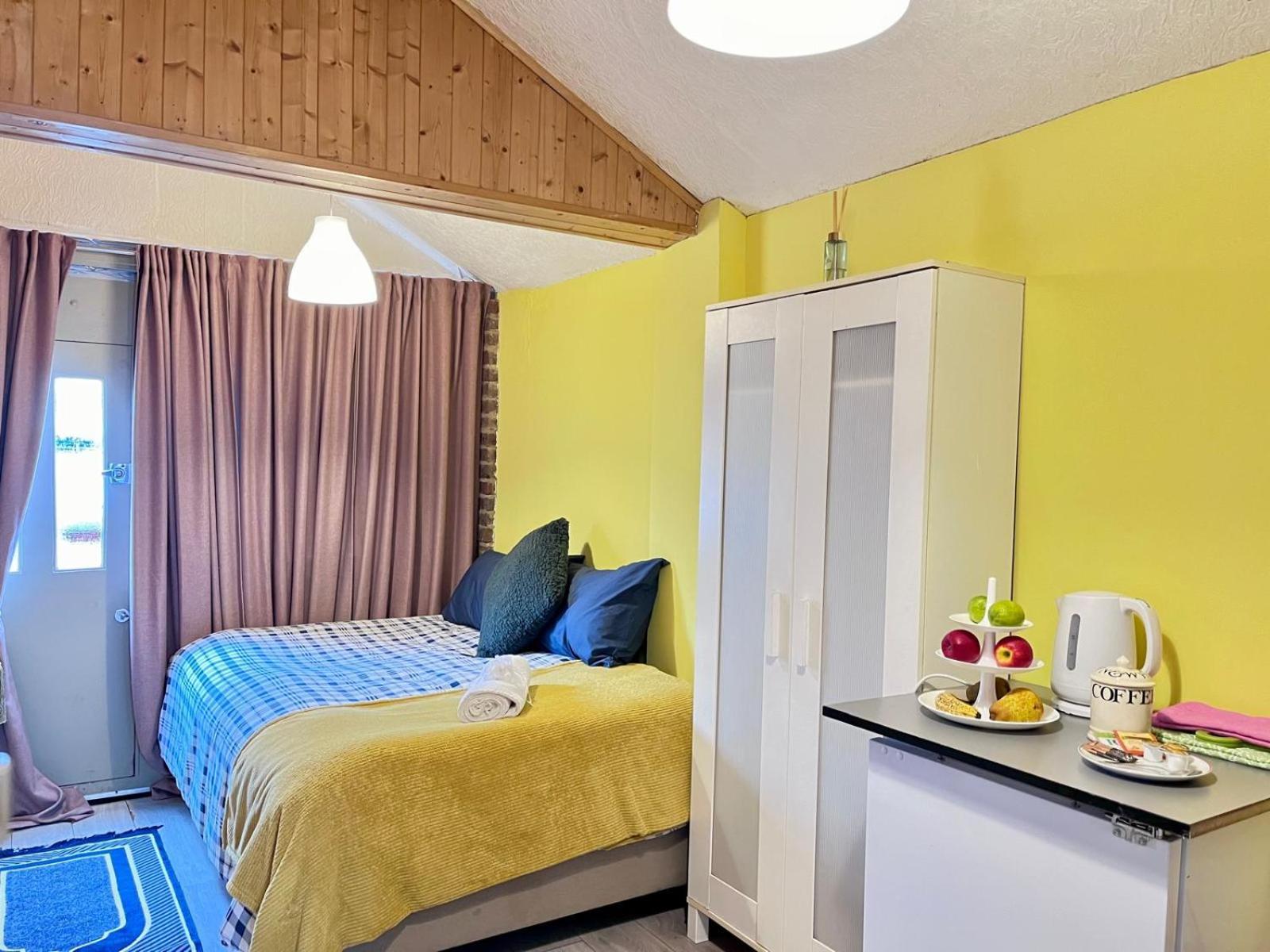 La Estrella Apartment Бекенхам Екстериор снимка